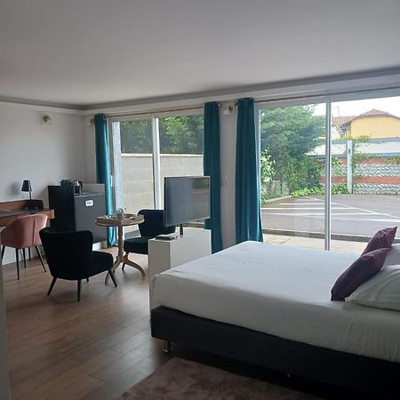 Touraco Bed and Breakfast Villars-les-Dombes Buitenkant foto